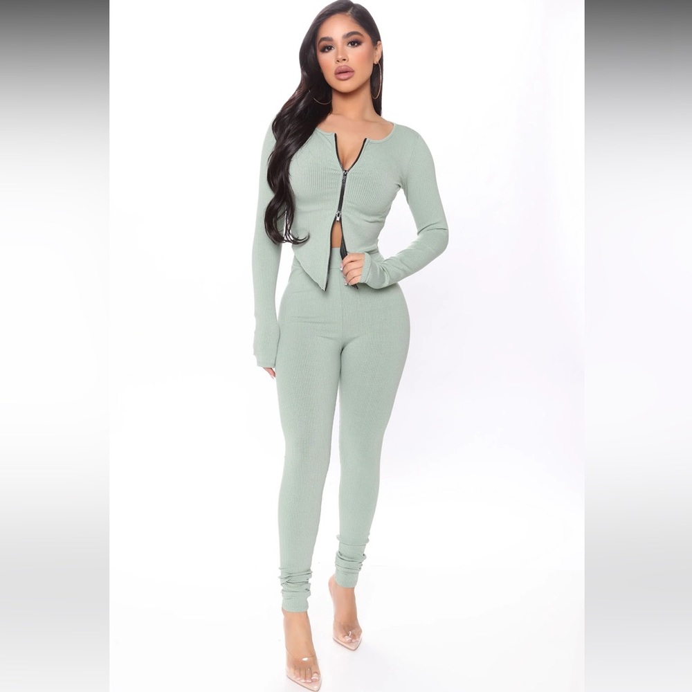 Fashion Nova Ribbed Leggings